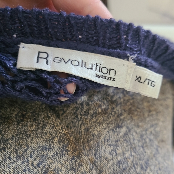 Open Knit 3/4 Sweater - Picture 8 of 9